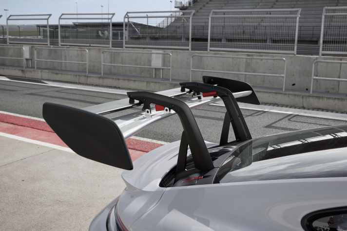 2022_08_AKOS5487_edit_RUNTER_V01_highres