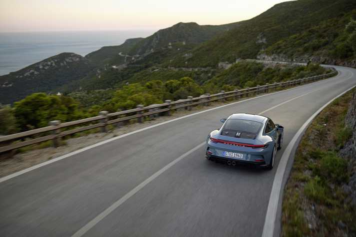 2023_08_Porsche-911-Heck-Fahraufnahme