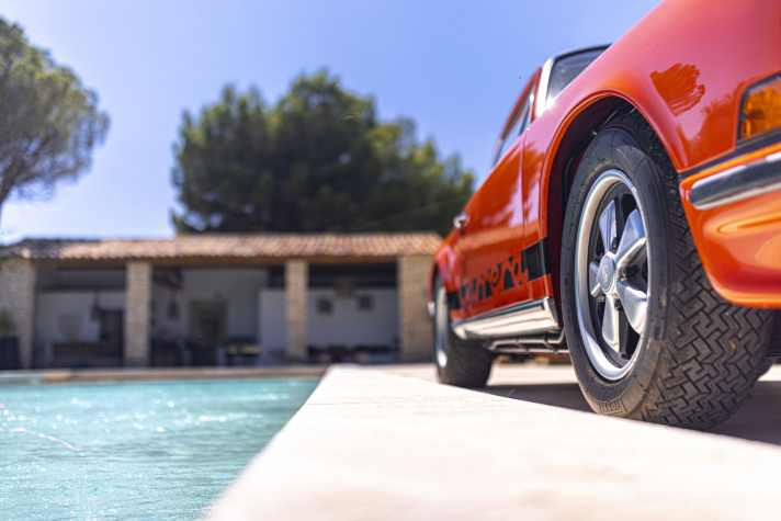 2023_09_Porsche-911-Carrera-RS-orange-Pool