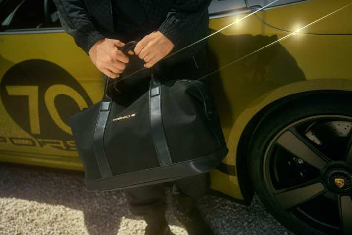 2025_04_PorscheDesign_911Spirit70_PLX25_Spirit70Collection_15_sRGB_072dpi