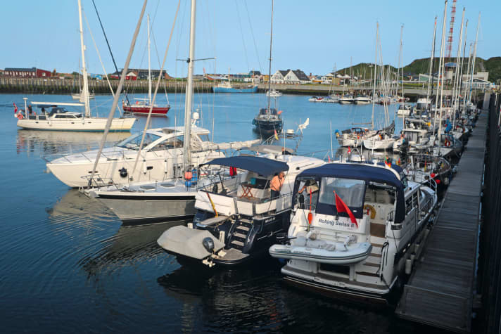  In the morning, the parcels dissolve in Heligoland's south harbour
