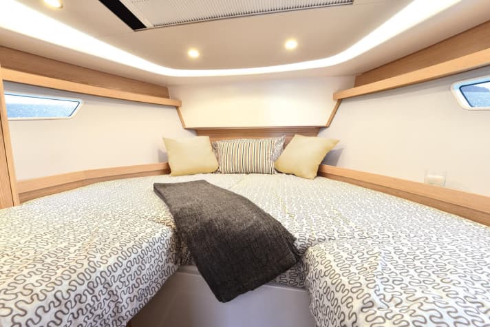 Sealine S330v