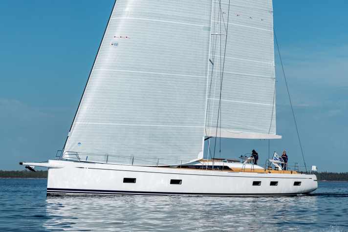 Nautor legt mit der 26,54 Meter langen Swan 88 das erste Modell mit Torqueedo-Hybridantrieb in die Sailing Yacht Area.