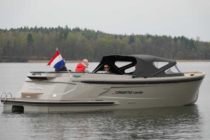 boot/100103302_18f491ffb10e65be5d2ca88c88fc1d04