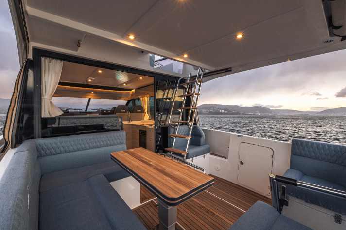 This is what the new stern of the Viknes S40 looks like. The ladder is the access to the large flybridge.