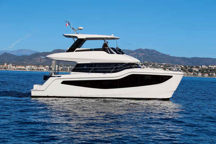 Aquila 46 Yacht.