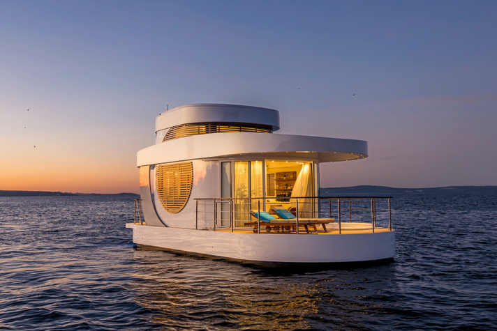 There’s even a houseboat in the suburbs this year. | Photo: Oasis Meu