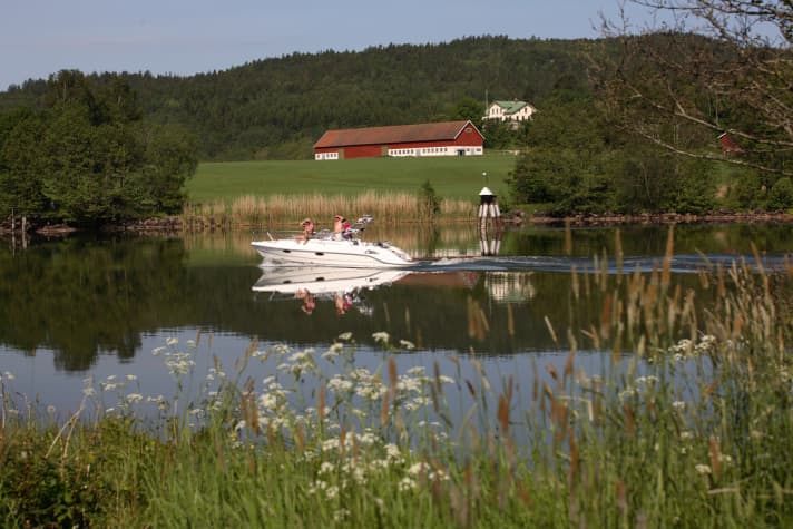   Mit dem Schlauchboot quer durch Schweden: auf dem Trollhättekanal.