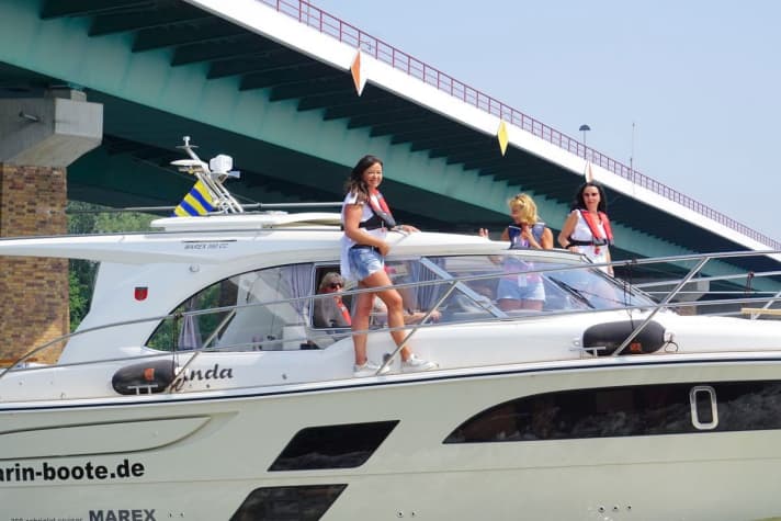   Impressions of the BOOTE women's driving training last year