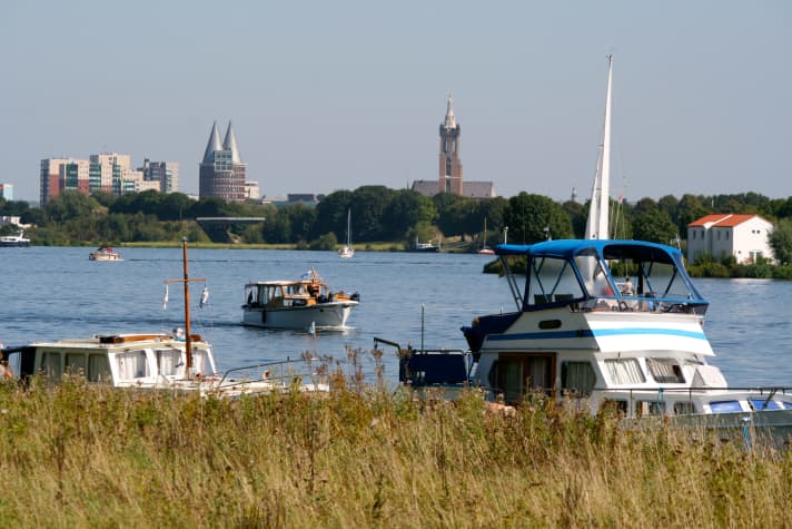   In the border region between the Netherlands and Belgium: On the Willems route through the province of Limburg