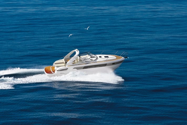 Whether cornering or simply travelling in a straight line, the Sport 35 offers superb handling.