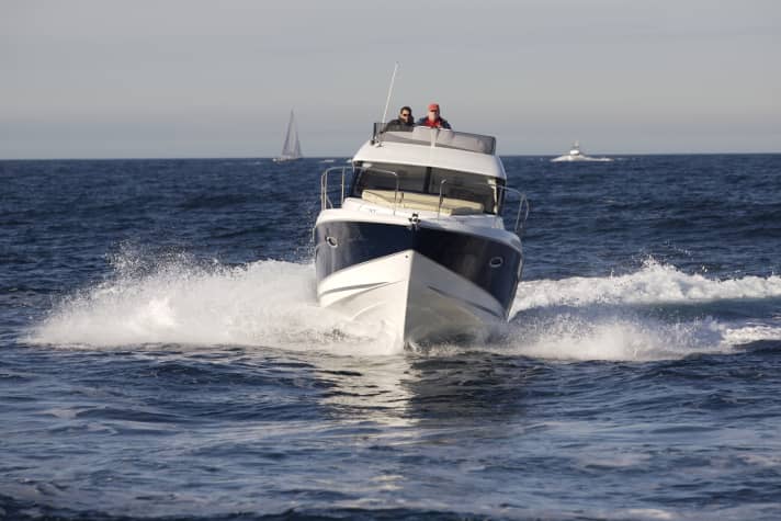Boat test Bénetéau Antares 32