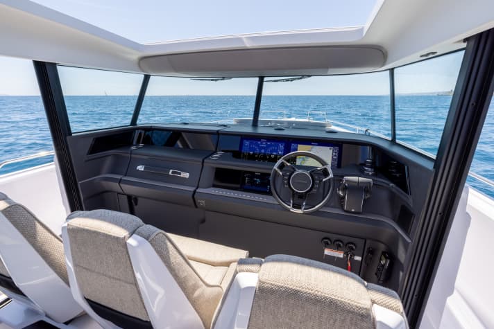 A tidy glass cockpit with a good all-round view.