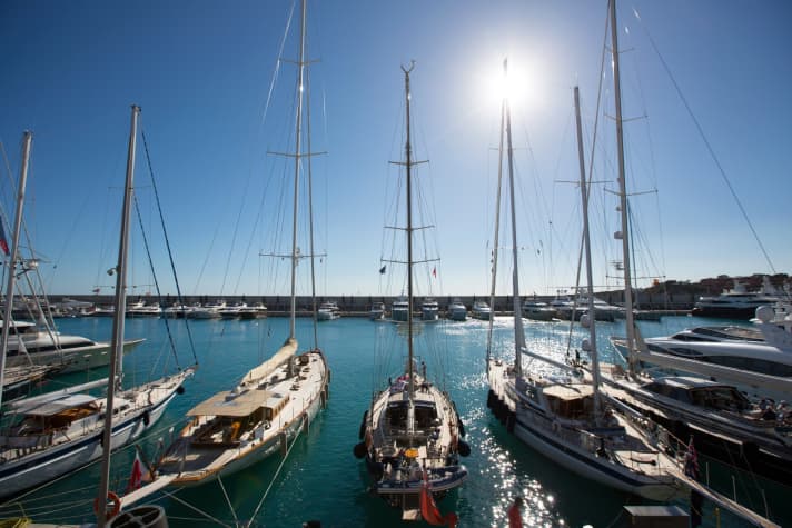 The Club Yachting Life fleet of eleven yachts in Port Adriano. | o.