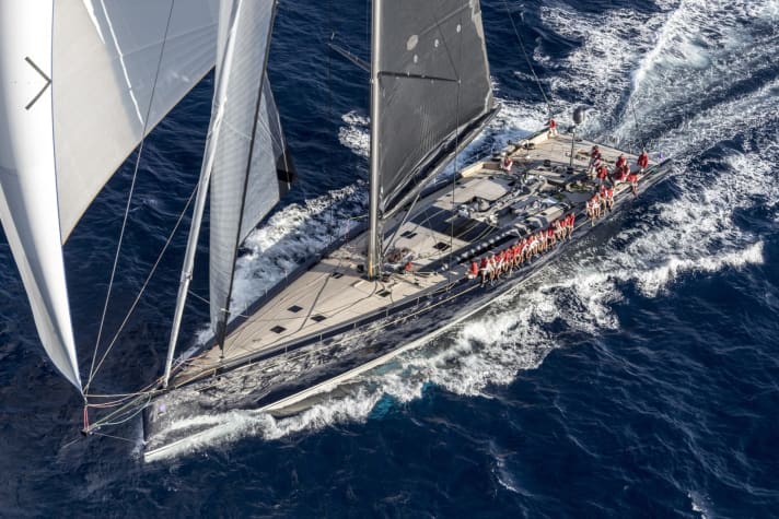 "My Song": Baltic laminierte die 39,40-Meter-Slup aus Karbon und nach Plänen von Reichel Pugh und Nauta, das Projektmanagement übernahm MCM. Der 105 Tonnen leichte Performance-Cruiser soll im Regattamodus mit mehr als 30 Knoten segeln können. | n.