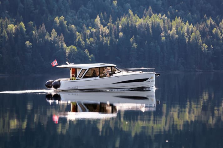 On the long stretches of sea, it's also nice to let the boat run on autopilot and enjoy the picturesque scenery