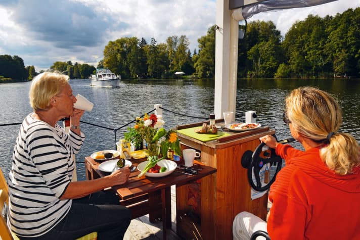   Dahme-Wasserstraße und Starkower Gewässer mit dem Bungalow-Boot