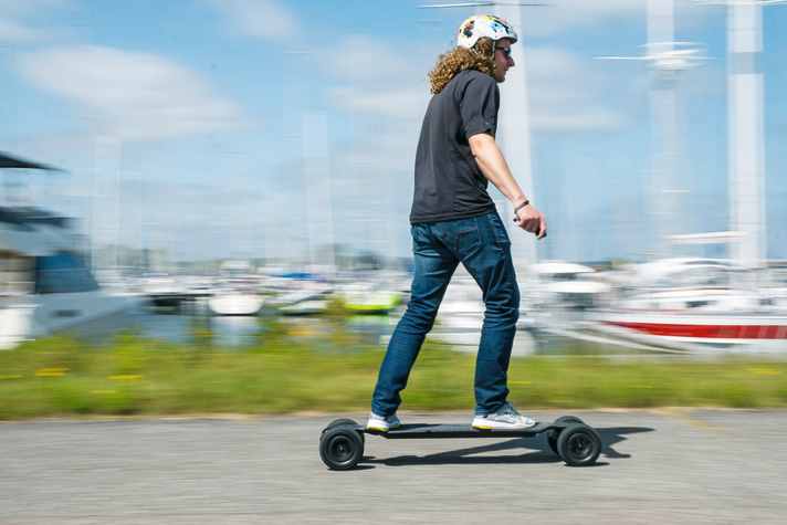 The longboard requires a good sense of balance, especially when the path is uneven