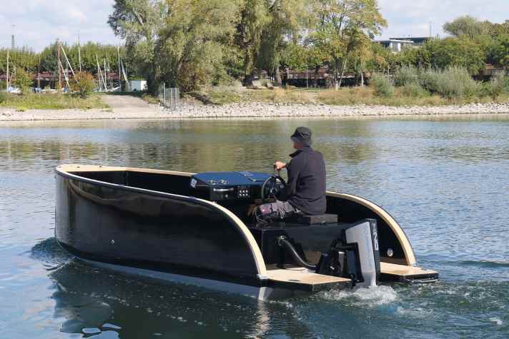 Messepremiere: Futuro Boats ZX20E.