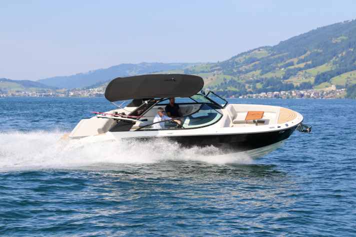 ​Nominiert in der Kategorie bis 10 Meter: ​​Sea Ray SDX 270 Surf