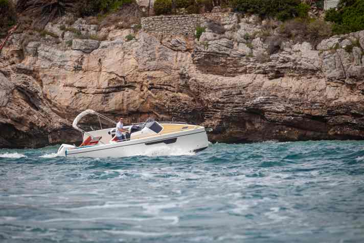 Nominated in the category up to 10 metres: Nuva M8 Cabin