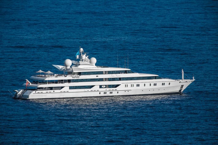 Hier hieß Projekt „1050H“ noch „Indian Empress“, war 95 Meter lang und vertraute an den oberen Aufbauten auf die charakteristischen Flügel.