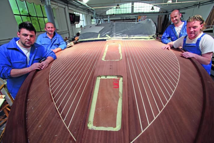 The pride of the RAM crew: many a riva is fitted with new wooden elements or stripped down to the bare wood. | n.