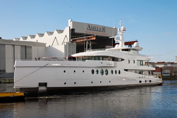 Launching of the Amels 199 "Madame Kate". | ".