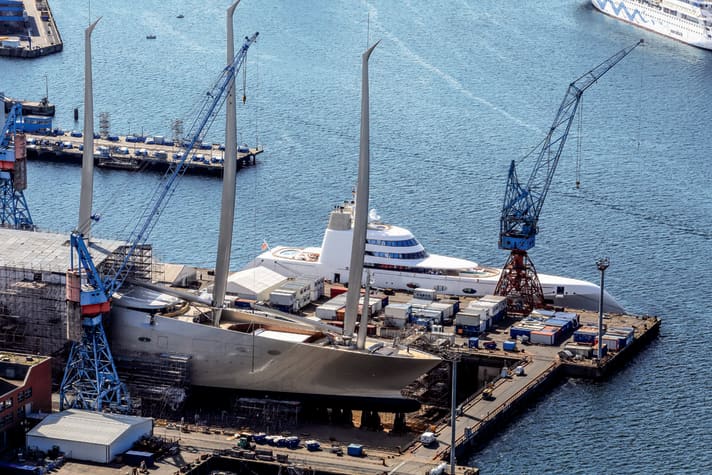 "Yacht a motore A" e "Yacht a vela A" | A"