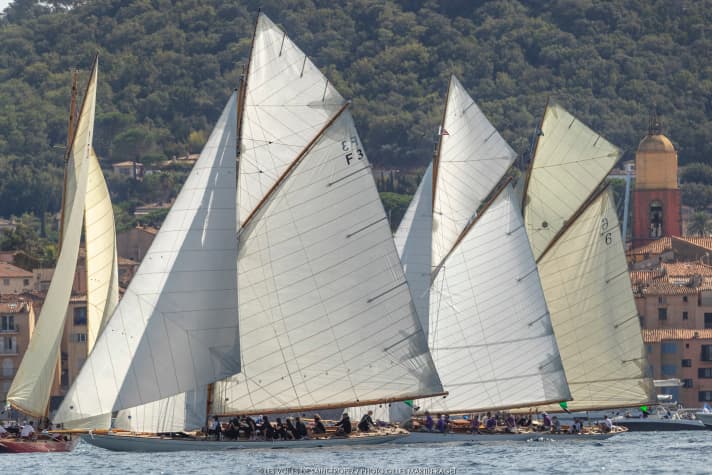 Malerisch: Klassiker bis 24 Meter starteten in der ersten Woche. Danach kamen die großen Schoner auf die Regattabahn vor Saint-Tropez. | z.