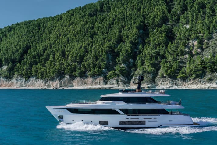 New exterior: Custom Line worked with Filippo Salvetti for the first time on the 28.43 metre Navetta 30. | n.