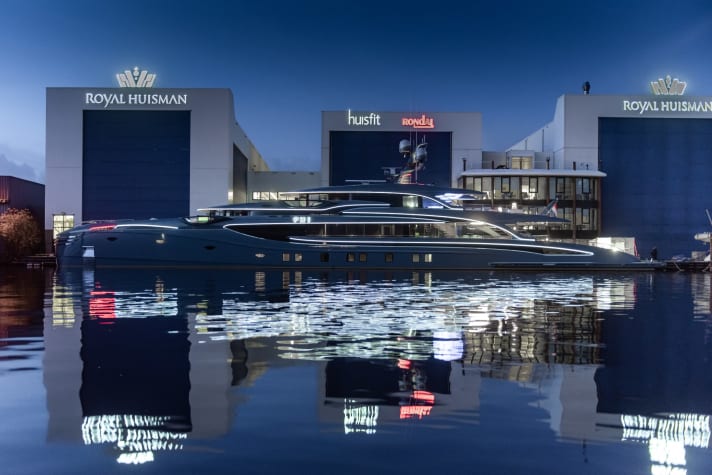 Festival of lights at Royal Huisman in Amsterdam | am