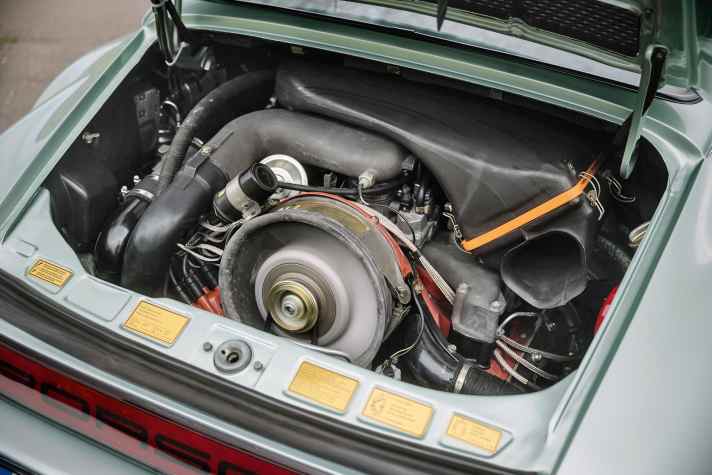 PORSCHE 911 TURBO 3.0 (930)