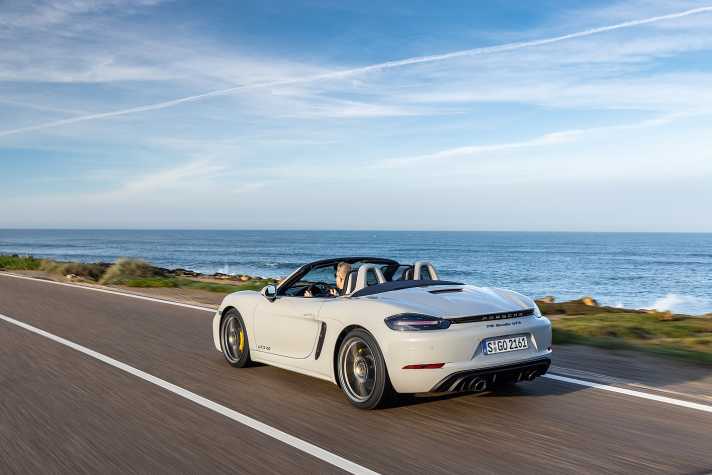 Der 987 kommt 2010 als Spyder auf den Markt. 2015 folgt – hier im Bild – der 981 Spyder, 2019 der aktuelle 718 Spyder