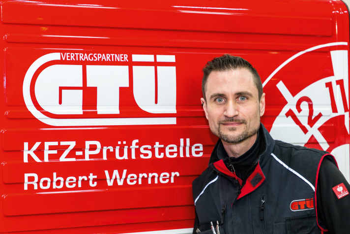 Fachmann: Diplom-Ingenieur Robert Werner leitet die GTÜ-Prüfstelle in Bad Neuenahr-Ahrweiler und hat sich als GTÜ-Classic-Partner auf die Bewertungen von Oldtimern und Youngtimern spezialisiert.