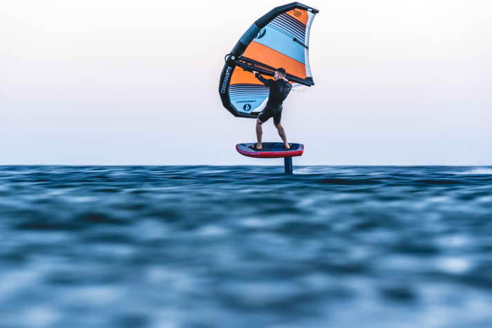Wer bist du, Wingsurfer? Foto: Pryde Group