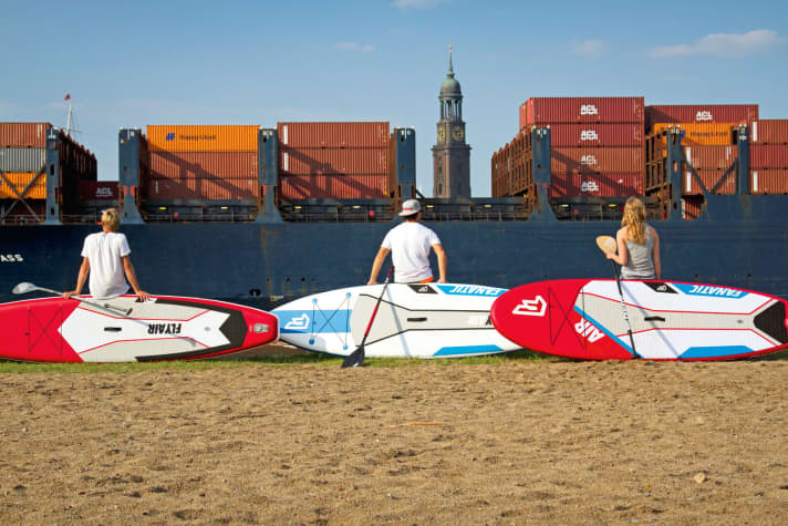 Rough harbour charm on the Elbe