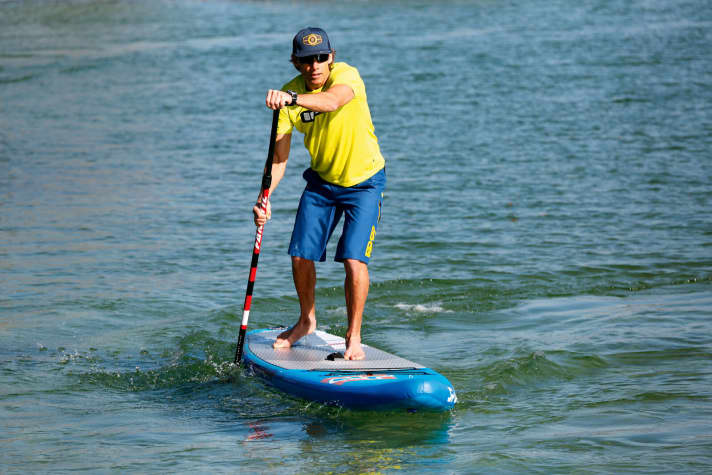 Für leichtere Paddler sind vor allem schmalere Bretter interessant: Schmaler, dünner, leichter sind die Kriterien.
