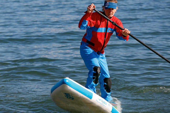 WHITE WATER: Quite wide cut suit with plenty of freedom of movement. Latex cuffs on the legs, neoprene on the arms. Moderately tight neck closure, robust knee pads, waterproof inner pocket. info@intenics.de; 599 euros