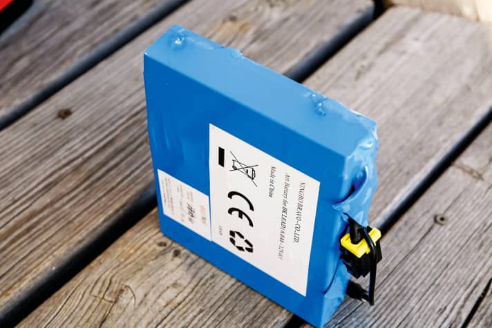 3) Standard battery (lead)