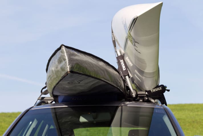 Bis zu drei Bretter bekommt man aufs Dach.