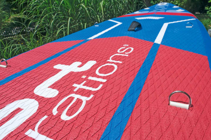 Kayak-seat Ready (Option): ausgestattet mit vier Befestigungsösen an der Oberseite.