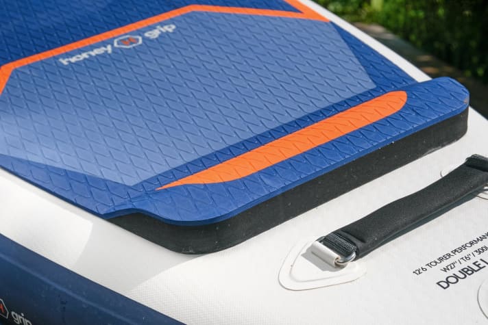 The solid, glued-on tear-off edge ensures good water release.