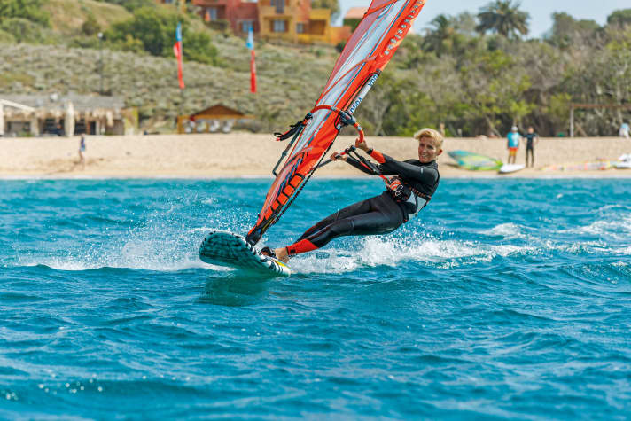 surf/01_20170508_M0A3806_abd8f05e2f6548db70efa7e40c1172d0