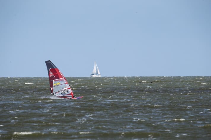 Der Stehbereich  bei Enkhuizen ist zirka 300 Meter breit.