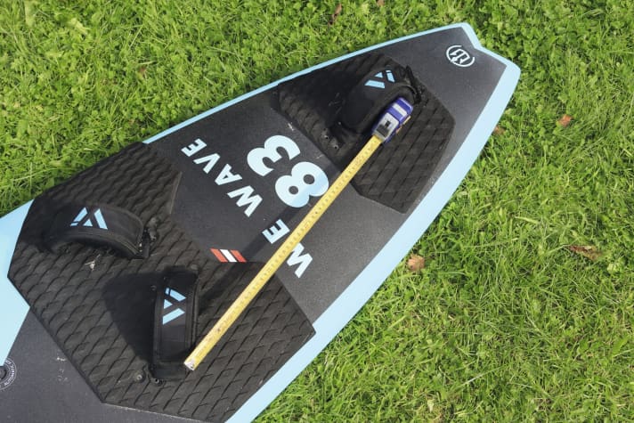 We One We Wave 83: narrow stance