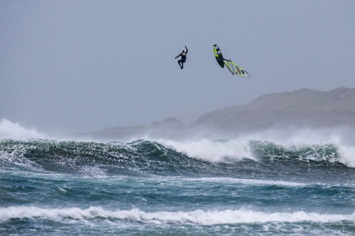 Even the world's best surfers are at the limit in the Storm Chase.