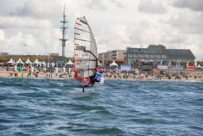 In front of his home crowd, Michele Becker showed that he has arrived at the top of the world.