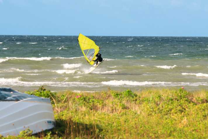 Southerly winds come onshore in Strands and scoop up mini-sandbars over the sandbanks.