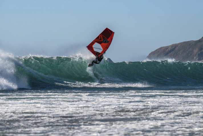 Die Welle auf der Sandbank von Topocalma bricht im Gegensatz zu Matanzas etwas langsamer und sanfter: „So sauber wie in einem Wavepool“, berichten einige Teilnehmer.